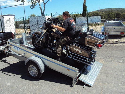 Plataforma basculante: 2,60 m x 1,53 m / 750 kg BRENDERUP